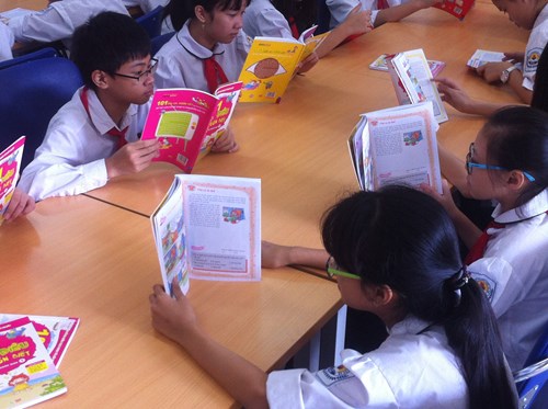 Buổi sinh hoạt đọc sách của các bạn học sinh trường THCS Ái Mộ